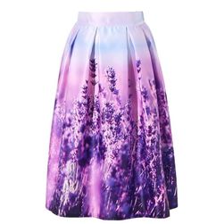 Spódnica z fioletowym tłem i kwiatowym wzorem