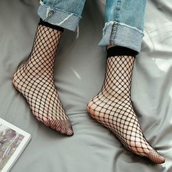 Elegantné sieťované ponožky v čiernej farbe
