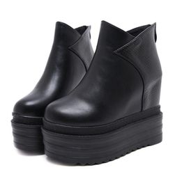 Women's ankle boots on a platform Emily