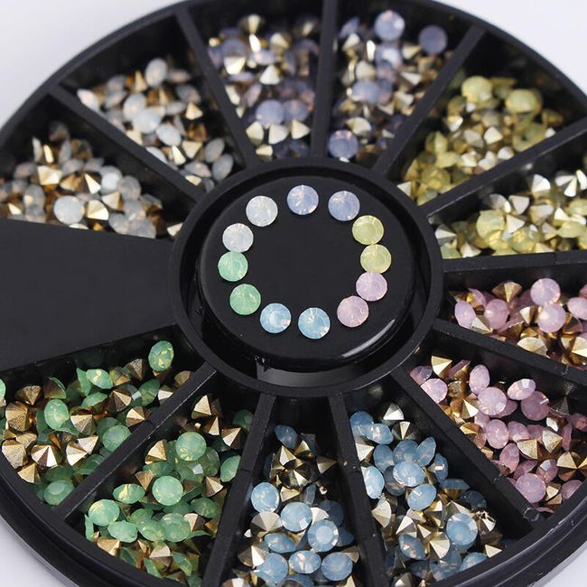Декоративни кристали за нокти в кутия - повече цветове 1