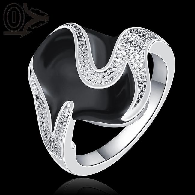 Dámský prsten s černým kamenem ve stříbrné barvě 1