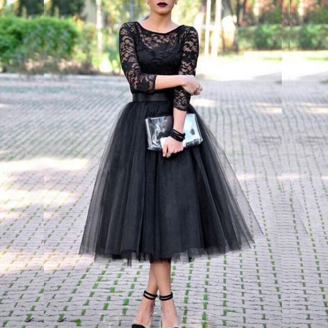 Krásné černé šaty s tylovou sukní  1