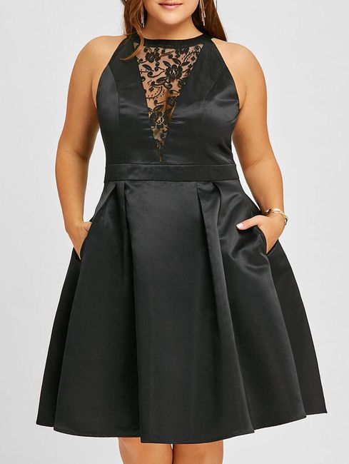 Елегантна черна рокля - плюсови размери 1