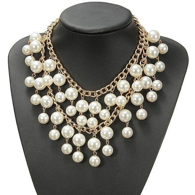 Vícevrstvý náhrdelník bohatě zdobený umělými perličkami 1
