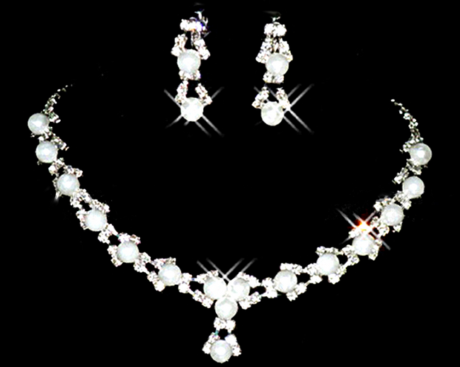 Slavnostní sada náhrdelníku a náušnic s perličkami 1