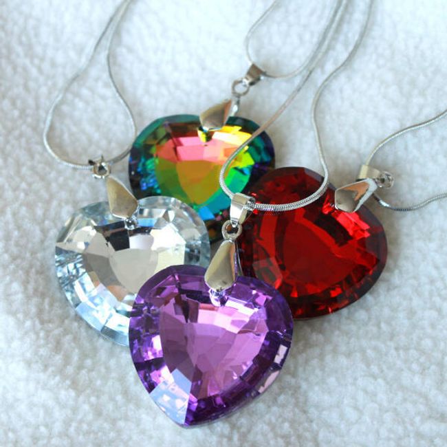 Krásný náhrdelník s přívěškem srdce  1