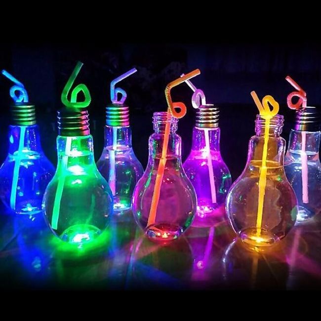 Kreatywna świecąca LED szklanka w kształcie żarówki - 400 ml 1
