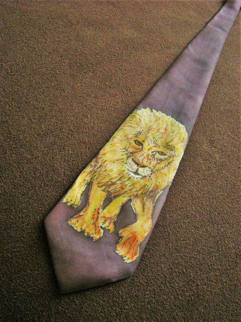 Hodvábna ručne maľovaná kravata Lion 1