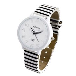 Дамски часовник с мотив ивици на зебра