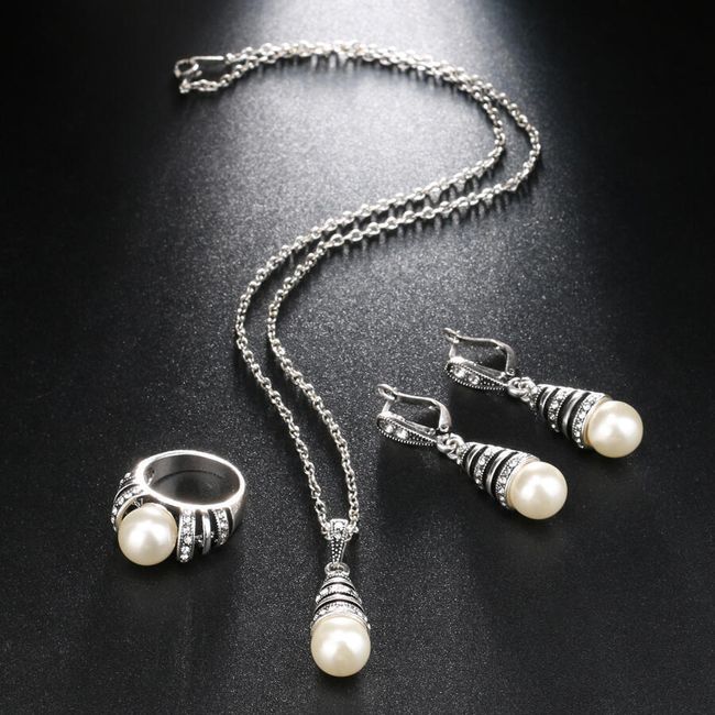 Set de bijuterii cu perlă artificială și pietre prețioase 1