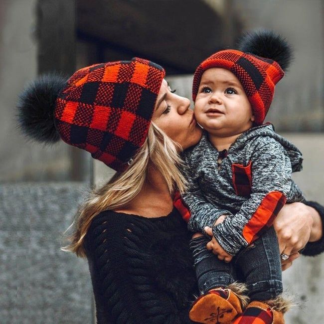 Зимна шапка за майка и дете Bryan 1