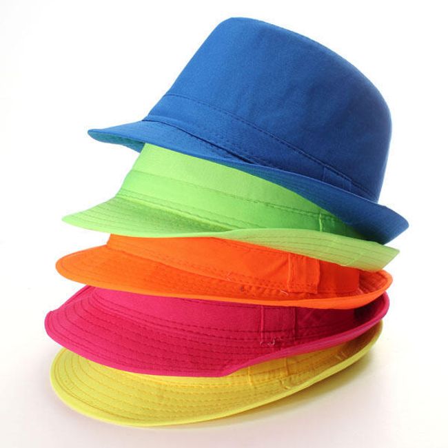 Letní klobouk s veselými barvami 1