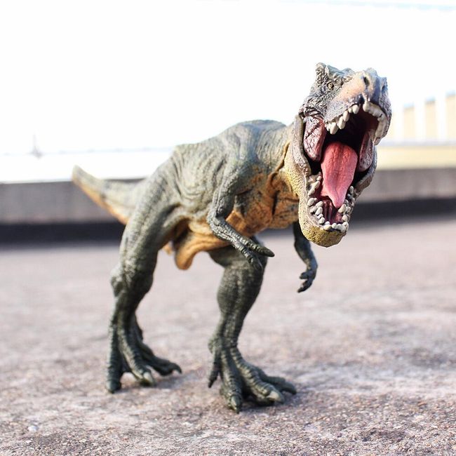 T-Rex с подвижна челюст 1