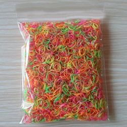 Balení 100 kusů barevných gumiček do vlasů 