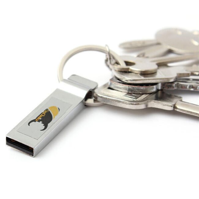 Stylový flashdisk na klíče 8 GB 1