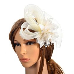 Formal hat with a vail Gabriela