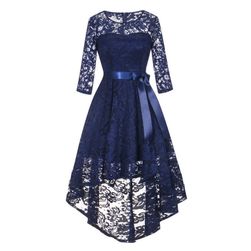 Rochie cu dantelă și mâneci lungi - 3 variante