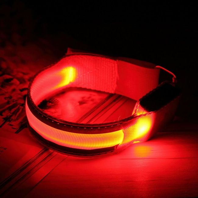 Reflective tape with a battery RP45 1