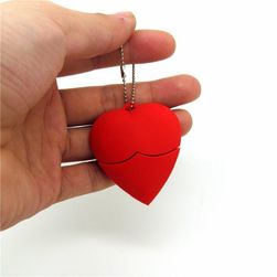 Flash disk - červené srdce