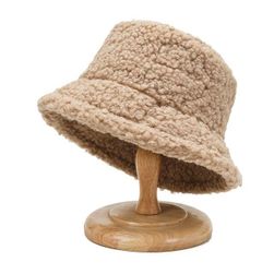 Damska czapka z daszkiem Sagia