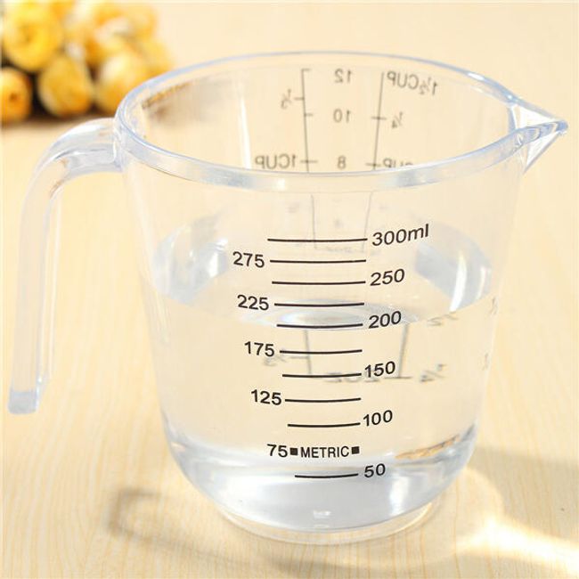 300 ml odměrka tekutin 1