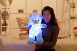 Ursuleț de pluș cu LED-uri în patru culori - 50 cm