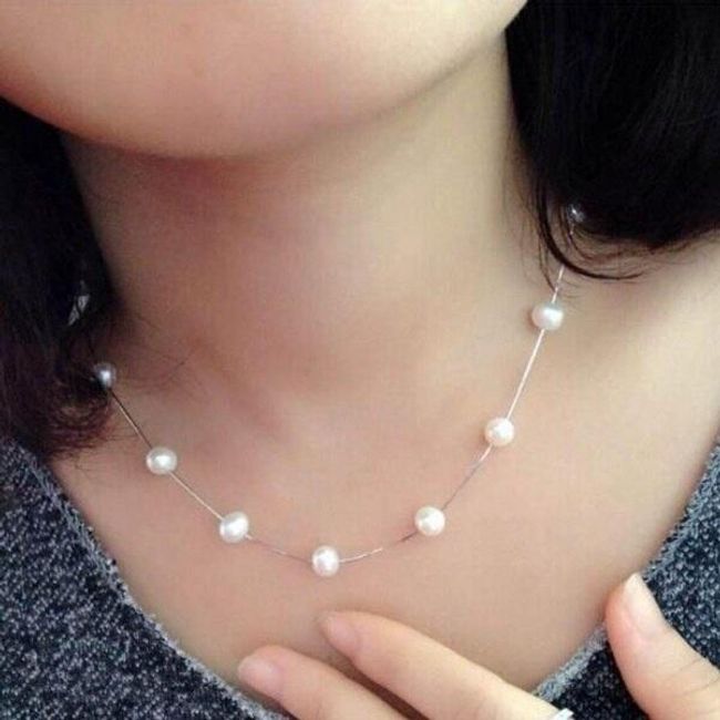 Jemný náhrdelník s umělými perličkami 1