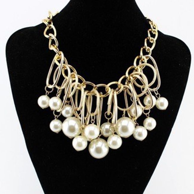 Masívny náhrdelník s umelými perlami 1