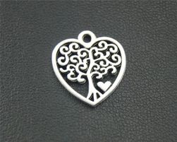 Pandantiv de inimă cu copac (10 bucăți) - culoare argintie