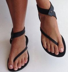 Dámské sandály s páskem