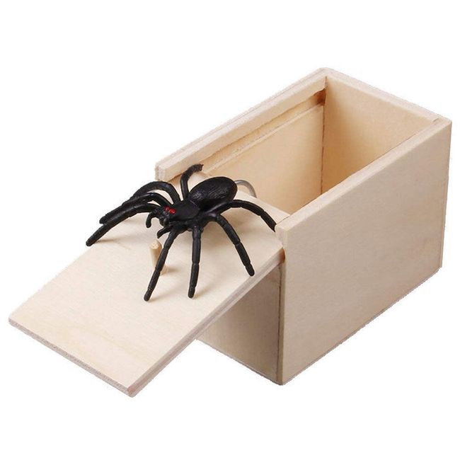 Žertovná hračka s pavoukem Josiah 1