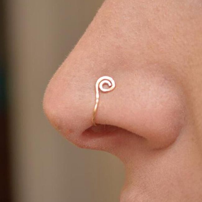 Piercing do nosu Daisy 1