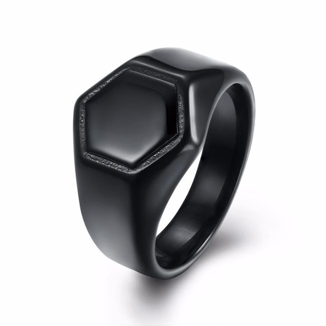 Výrazný pánský prsten 1