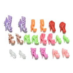 10 pár cipő Barbie-baba számára
