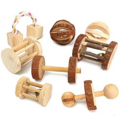 Dřevěná hračka pro hlodavce DHM452