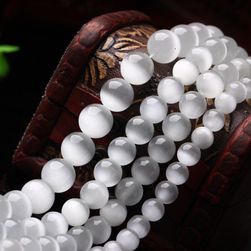 Zestaw koralików w kolorze białym do wyrobu biżuterii