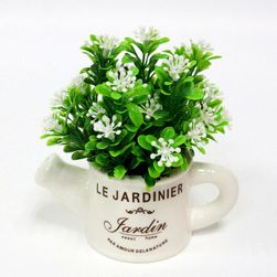Kwiaty sztuczne w wazonie ceramicznym