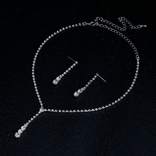 Trblietavý náhrdelník s visiacimi náušnicami 1