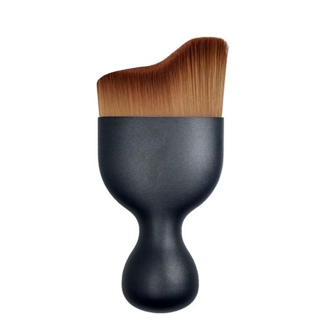 Atypický štětec na makeup a konturování  1