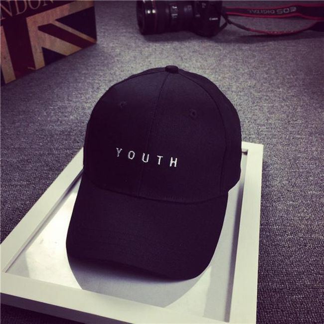 Modna pamučna kapa s natpisom Youth 1