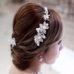 Elegantni cvetni ukras za kosu