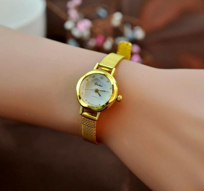 Zegarek damski z wąskim paskiem w kolorze złotym lub srebrnym 1