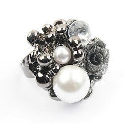Vintage dámský prsten s umělou perlou
