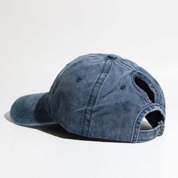 Damska czapka z daszkiem HE41