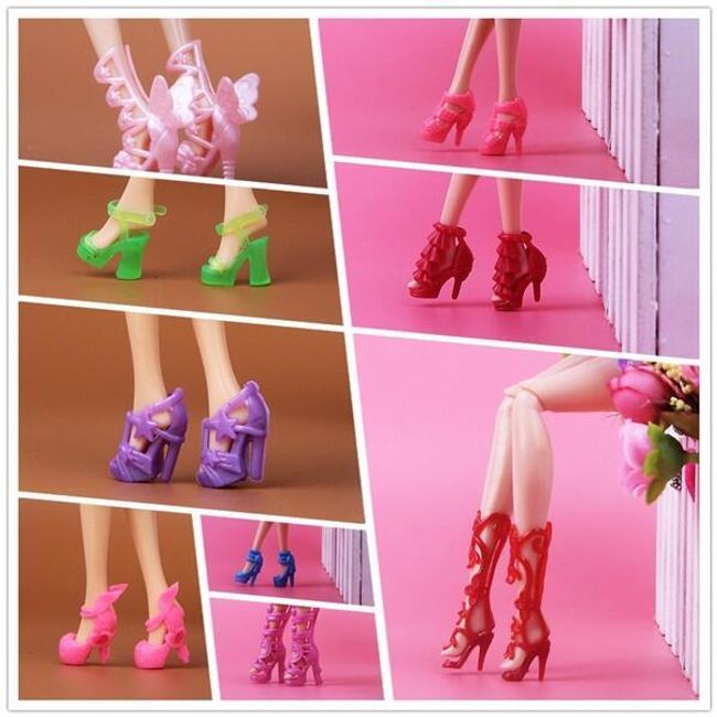 15 pár cipő a Barbie babának 1