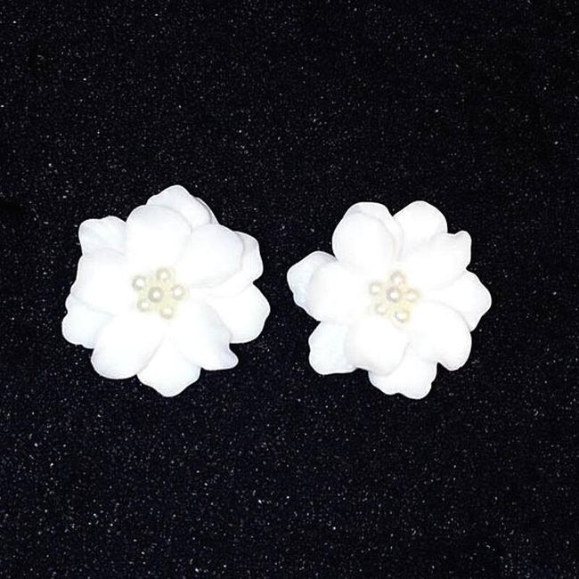 Ženski uhani - beli cvetovi 1