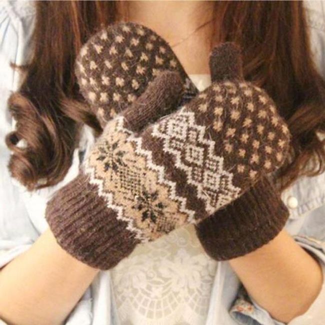 Mănuși tricotate cu motive de iarnă 1