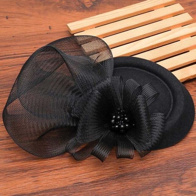 Formal hat with a vail Fína 1