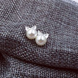 Náušnice v podobě umělých perel a oušek
