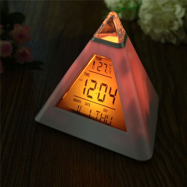 LED óra - piramis 1